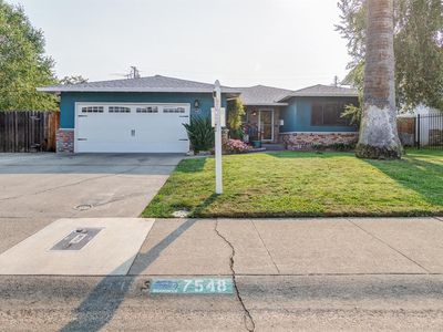 7548 Saint Lukes Way, Sacramento, CA, 95823