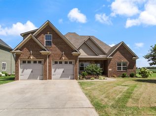 1908 Affirmed Cir, Bowling Green, KY 42104