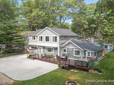 402 Pine St, Holland, MI, 49424