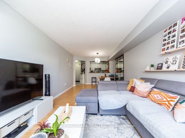 410 McLevin Ave #207, Toronto, ON M1B 5J5