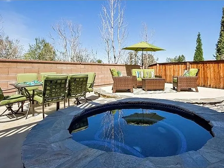 24967 Cliffrose St — Photo 19
