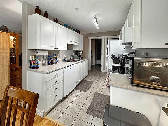 3rd image of 5101 E 18th St #102B