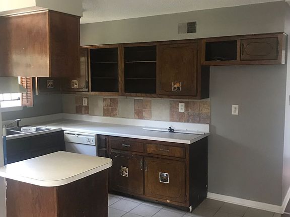 3rd image of 5239 Corkwood Dr