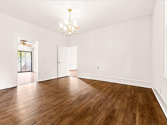 4th image of 95 Spring St
