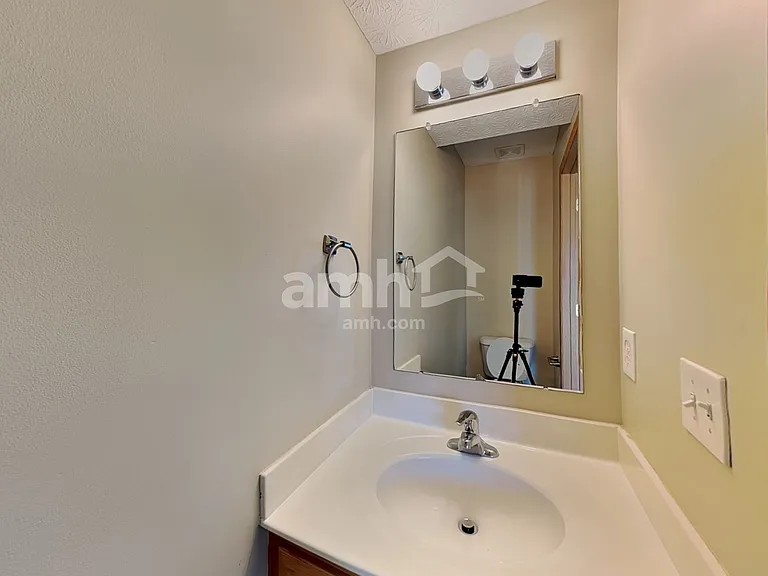 8245 Crete Ln — Photo 9