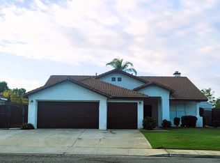10209 Greenwich Dr, Bakersfield, CA 93312