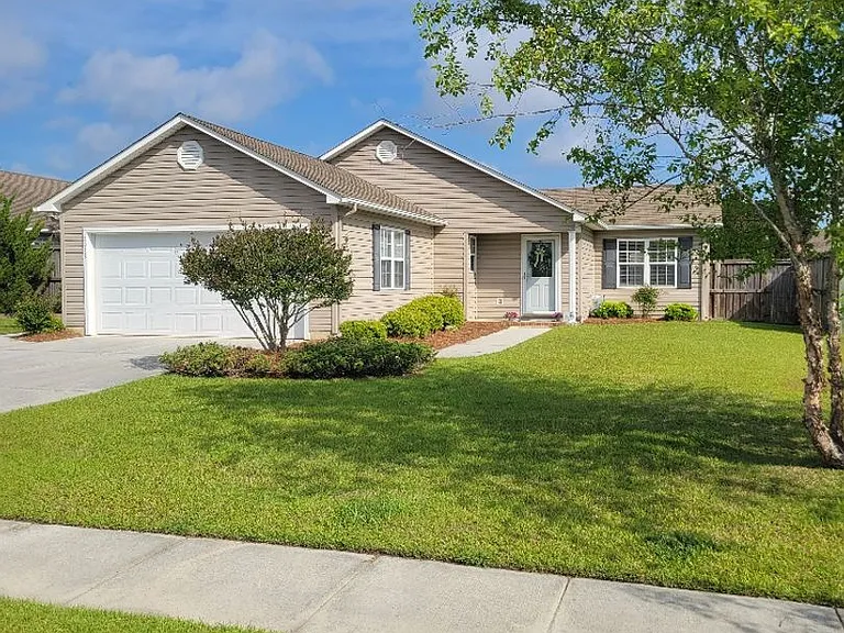 2018 Heritage Ln — Photo 1