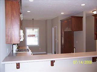 3rd image of 39 Laurel Wood Dr