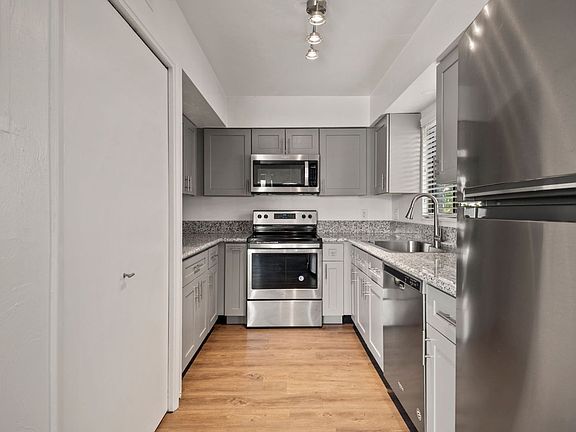 3rd image of 5601 E 5th St #5-5601-5122