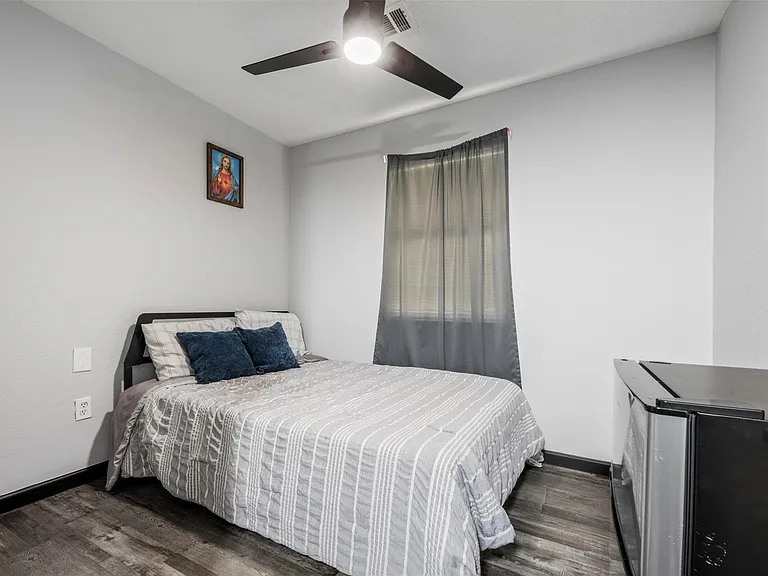 541 Trails End Dr — Photo 17