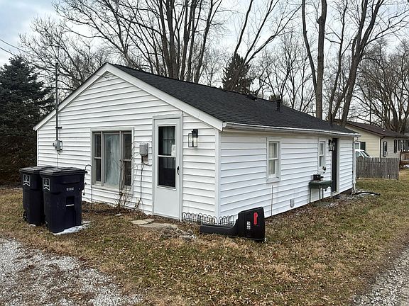 2nd image of 709 Olive Ln