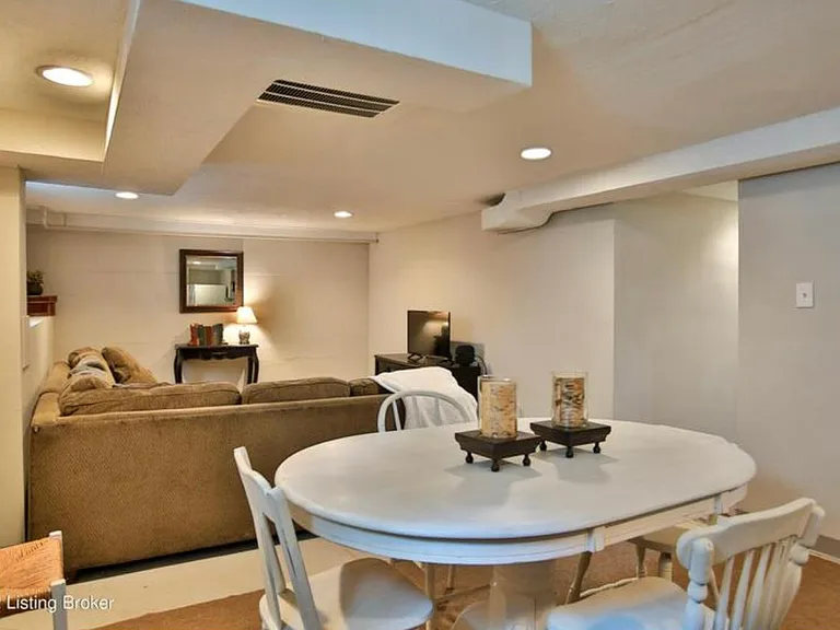 4215 Churchill Rd — Photo 20