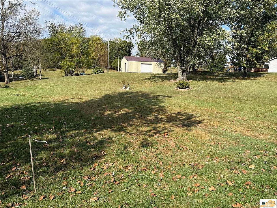 1st image of 160 Guffey Rd
