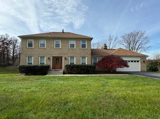16412 Montecrest Ln, Gaithersburg, MD 20878