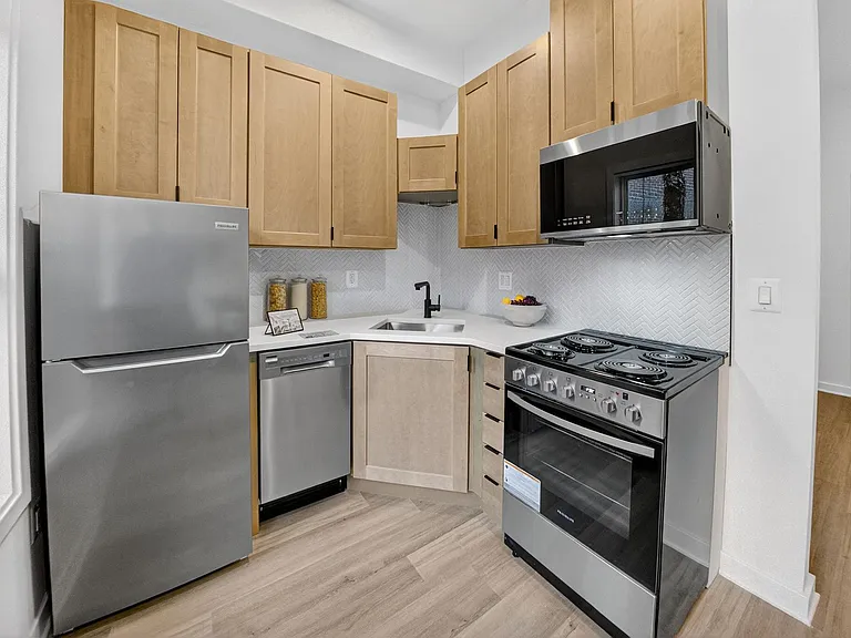 709 Massachusetts Ave NE — Photo 23