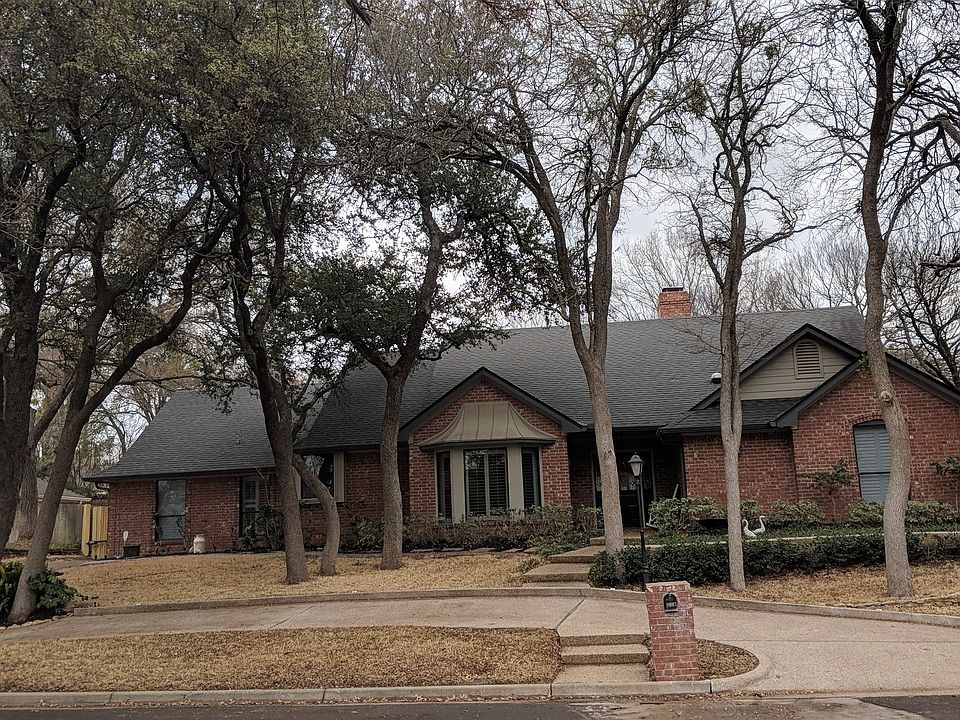 1st image of 9602 Oak Springs Dr