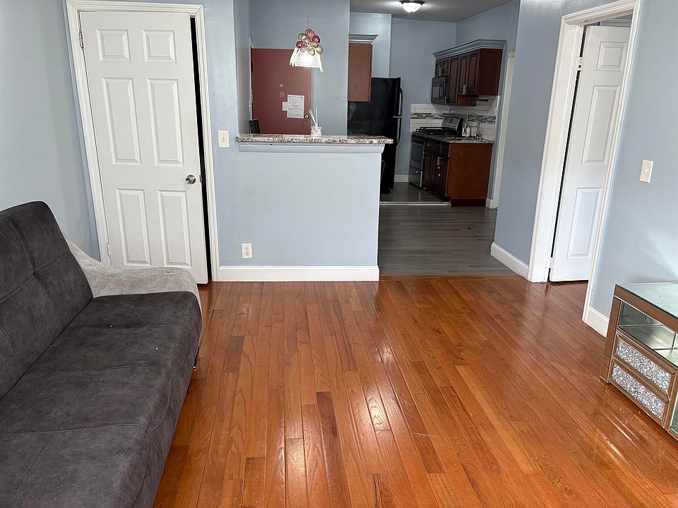 1st image of 33 Emerson Ave APT 5