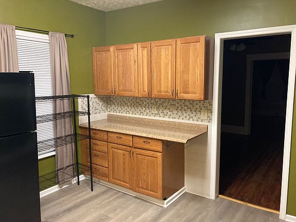 5th image of 6902 Wakefield Ave