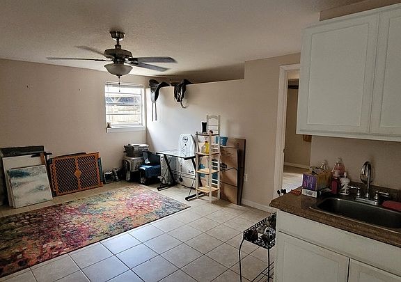 5th image of 2433 Yale Ave #C