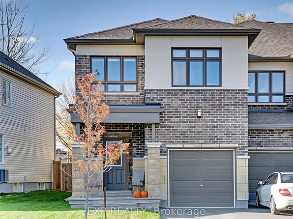511B Parade Dr, Ottawa, ON K2S 0X8