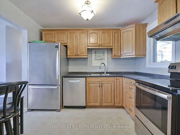 5th image of 63 Davidson St