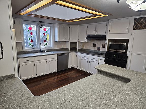 3rd image of 4265 McPherson Ave