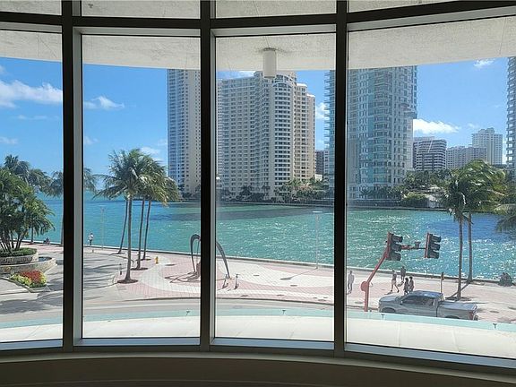 5th image of 300 S Biscayne Blvd #1944
