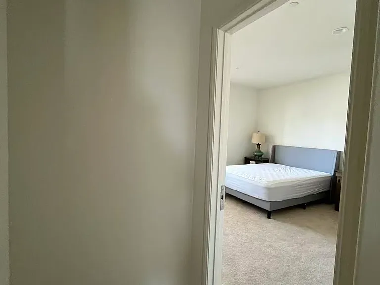 3198 S Newton Ave — Photo 10