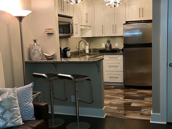 2nd image of 900 19th Ave S APT 1005