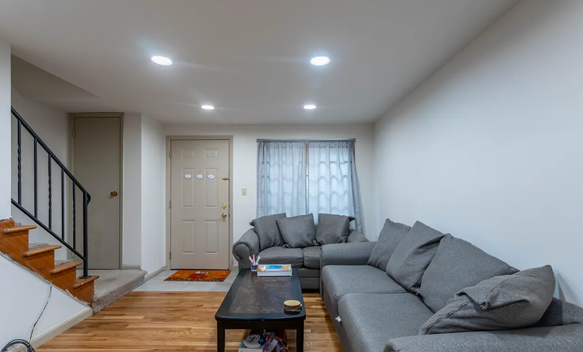3 bed, $1,590 — Photo 3
