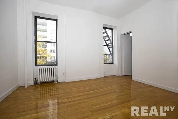 Rented by REAL New York | media 19