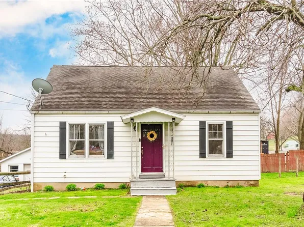 5156 Spruce Rd, Emmaus, PA 18049