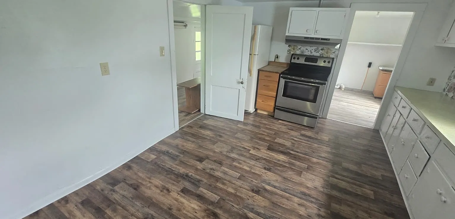 2 bed, 915 sqft, $995 — Photo 3