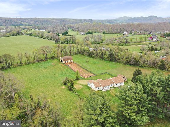 4th image of 743 Shannon Woods Dr