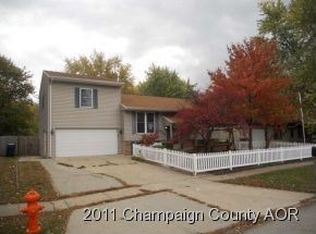 904 Fairoaks Dr, Champaign, IL 61821