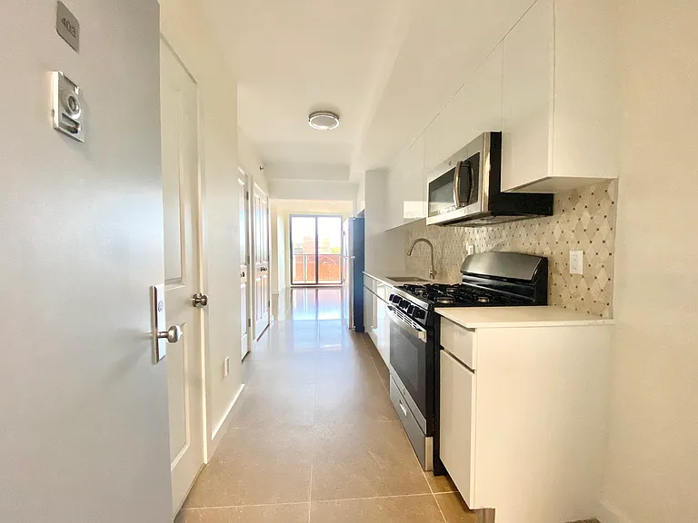 1705 E 17th St #3 — Photo 1