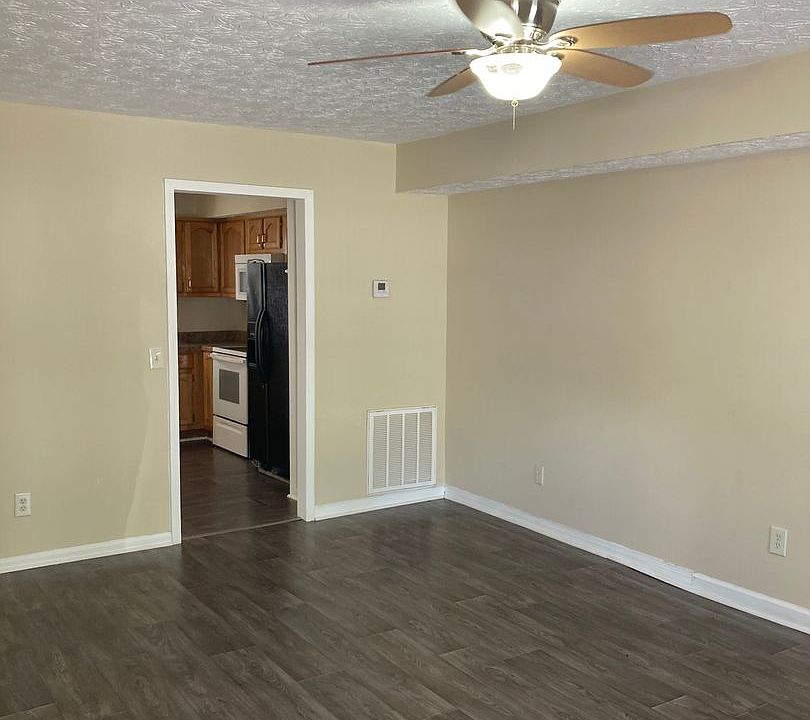 1st image of 120 Pine Ln #122