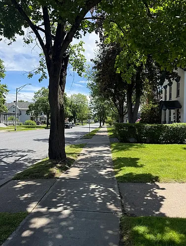 462 Glen St #2 Photo 1