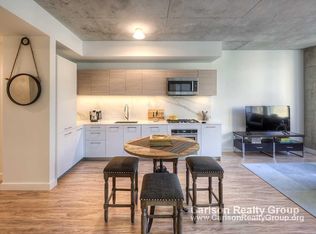 627 W Lake St, Chicago, IL 60661