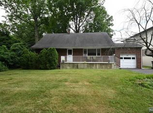 32 Farview Ter FLOOR 1, Paramus, NJ 07652