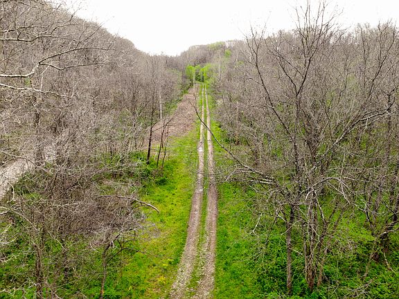 3rd image of 488 Squaw Run Dr