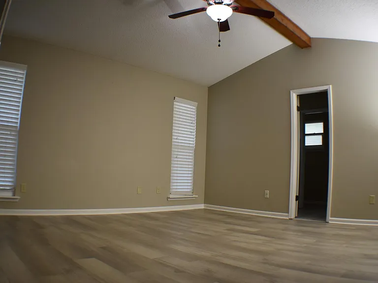 10439 Inverness Dr — Photo 19