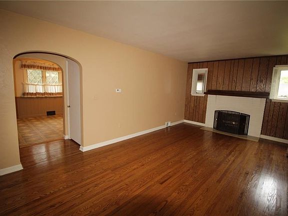 4th image of 1143 Grandview Dr