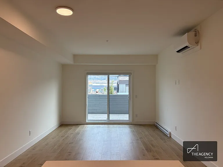 1036 Coronation Ave #104 — Photo 8