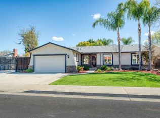 1525 Renn Ave, Clovis, CA 93611