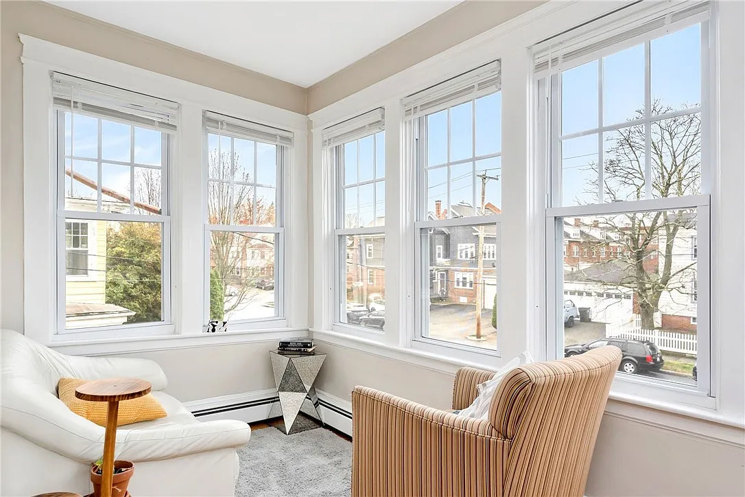 4 bed, 2200 sqft, $3,400 — Photo 3