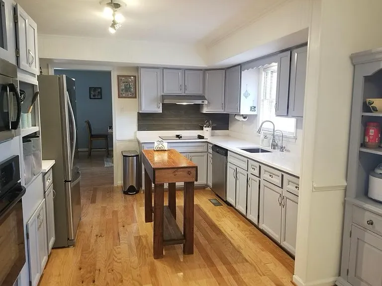 41 Laurel St — Photo 3