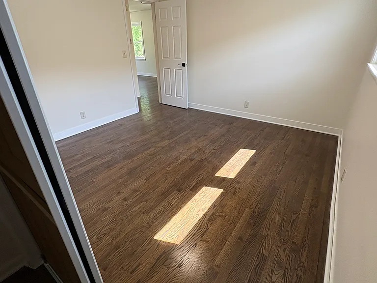 1154 E Singer Cir #4 — Photo 2