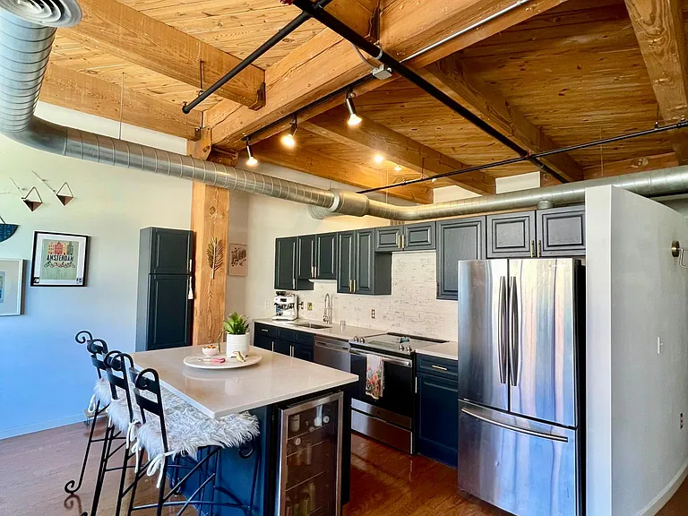 234 E Reservoir Ave #303 — Photo 2