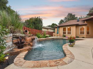101 Indian Bend Dr, Lakeway, TX 78734